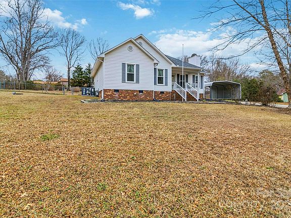 2nd image of 515 Harmony Glen Cir
