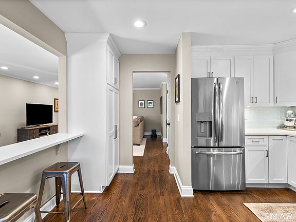 4th image of 1169 Hope Street #C7