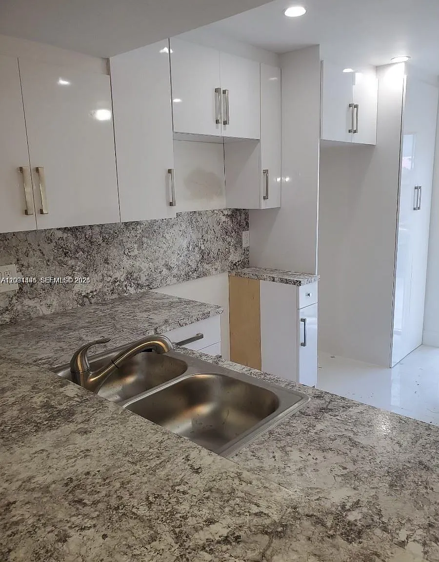 Oasis En Mango Hill Condo — Photo 4