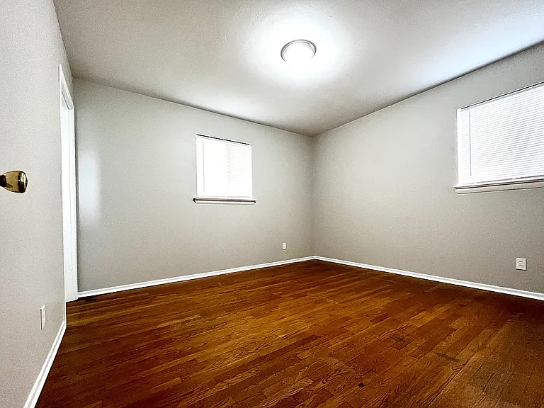 880 Gladiola Dr — Photo 4