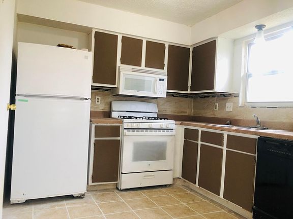 3rd image of 4825 Prince Charles Way #45A