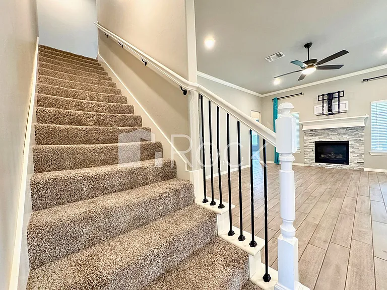 19113 Grove Pkwy — Photo 34