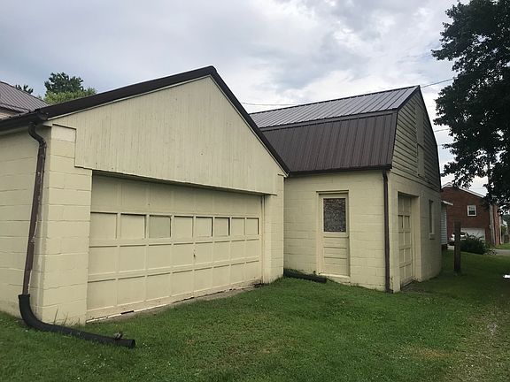 3rd image of 207 Orange St