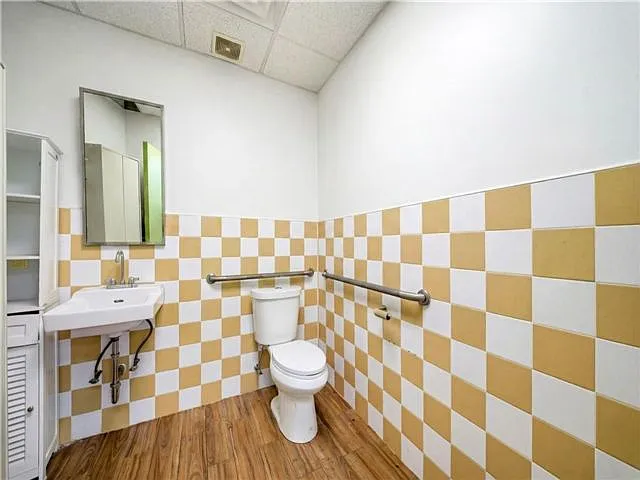 Studio, $7,500 — Photo 4