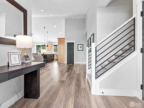4th image of 301 S Park Street