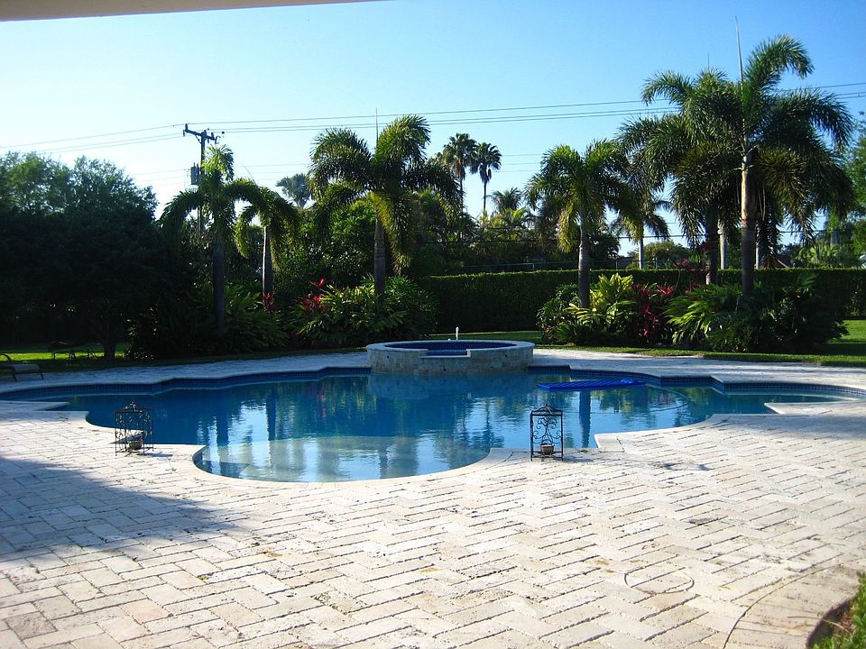Spectacular pool area