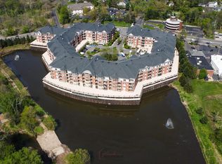 528 Carson Ter, Huntingdon Valley, PA 19006