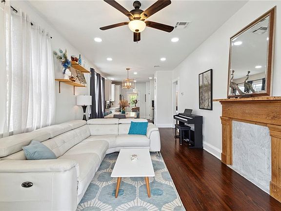 3rd image of 1752 Jackson Ave #1752