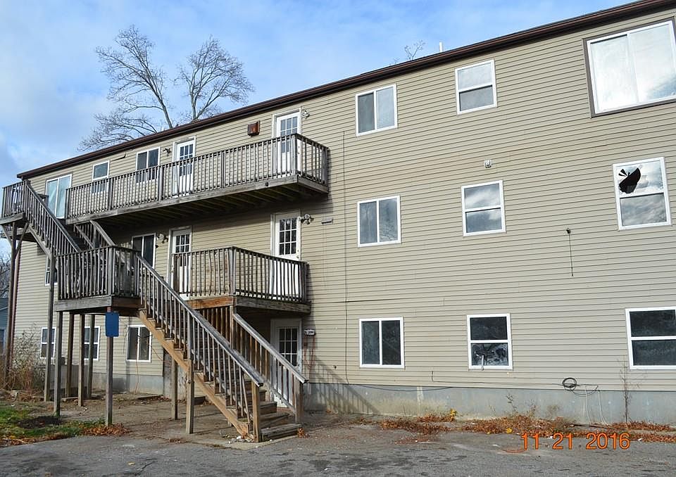 2nd image of 12 Maple St APT 5