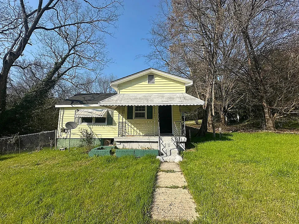 4145 Forest Ave W