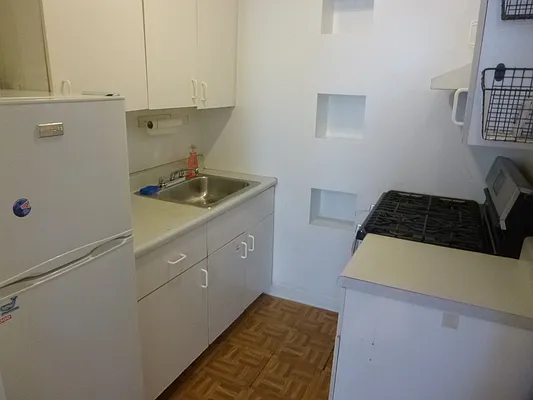 Rented by Stefan R. Capan, LREB | media 23