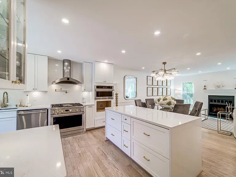 8 Carriage House Cir — Photo 34