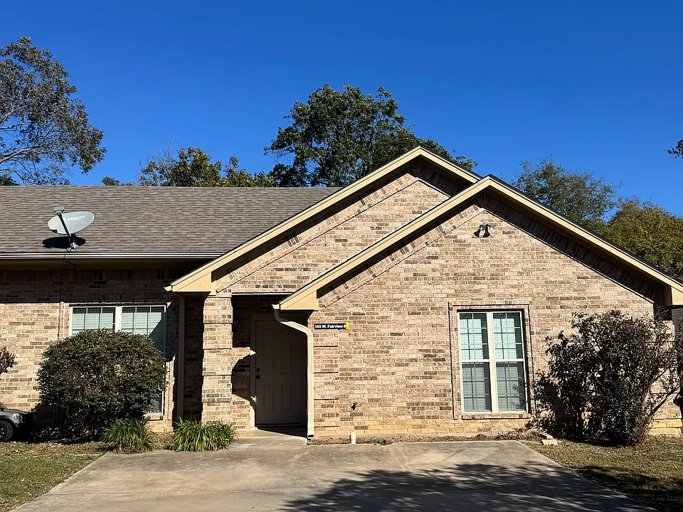 105 W Fairview St #4