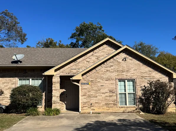 105 W Fairview St #4, Blossom, TX 75416