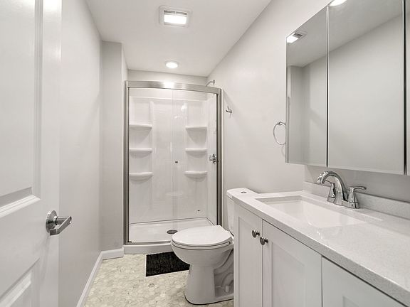 5th image of 1061 Saratoga St #2D