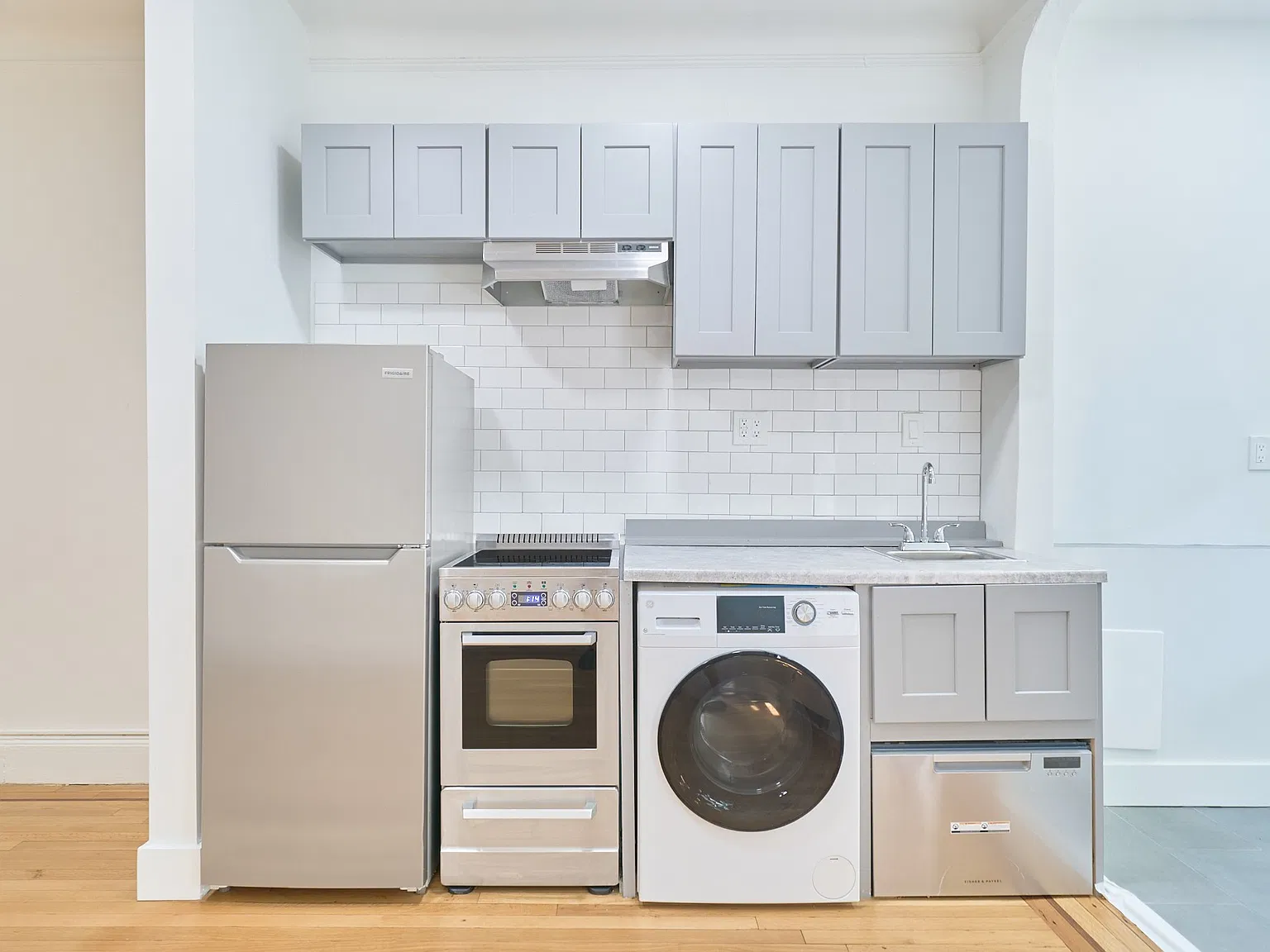 338 East 53rd Street — Photo 2