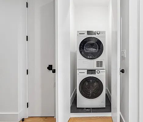 5th image of 1228 Putnam Ave #3F