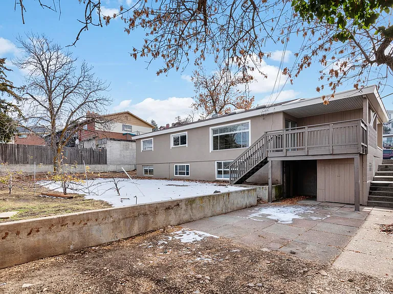 2177 E Castle Hill Ave — Photo 23