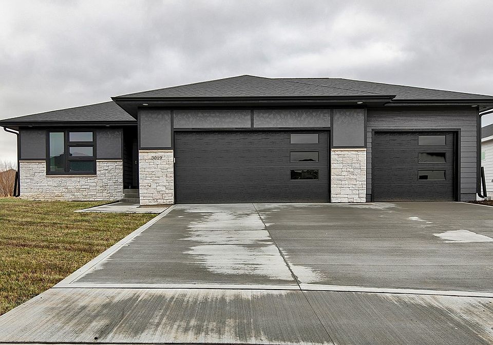 1st image of 3019 SW Harmony Cir