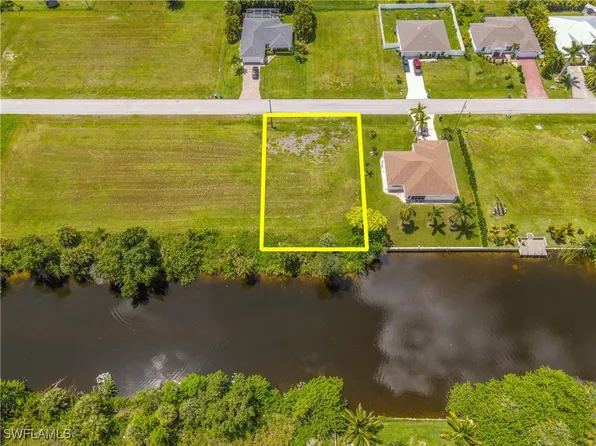 2043 NE 25th Ter, Cape Coral, FL 33909