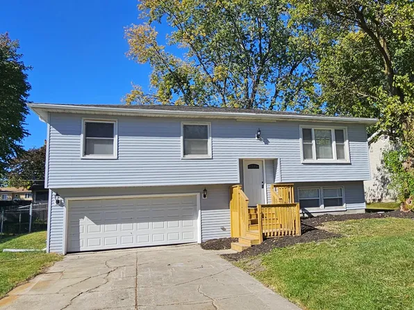 65 Mediterranean Ave, Hebron, IN 46341