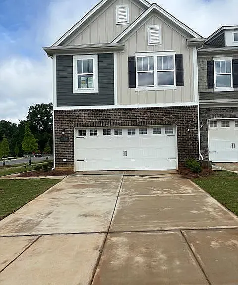 8138 Ramsburg Dr — Photo 1