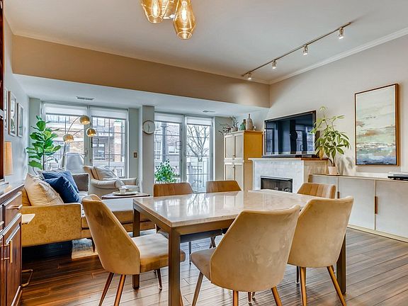 4th image of 2762 N Lincoln Ave APT 305