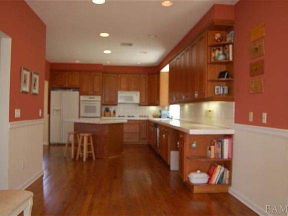 4th image of 9 Arrowcrest Dr