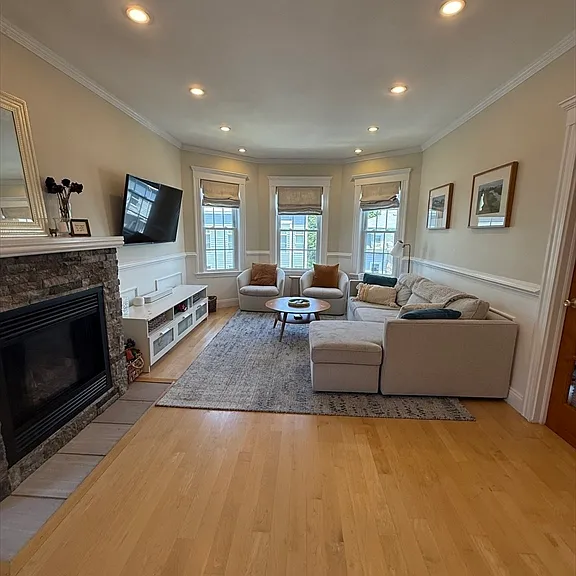 31 Mount Vernon St #3 — Photo 1