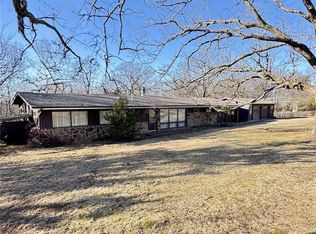 915 N Crest Dr, Fayetteville, AR 72701