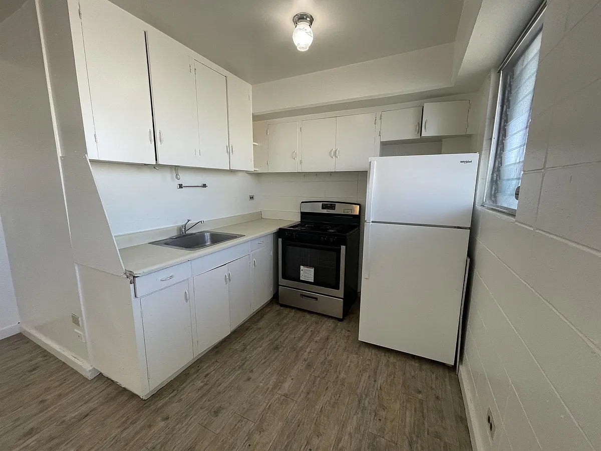 Building Photo - 1315 N School St #8