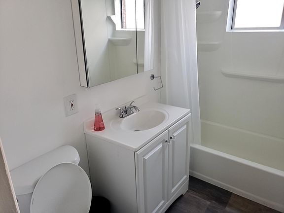 3rd image of 4774 W Point Loma Blvd #2