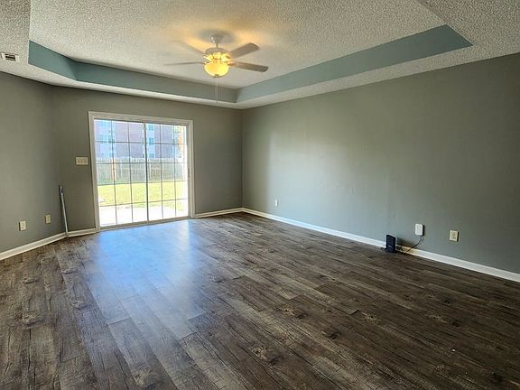 5th image of 313 Sawgrass Dr