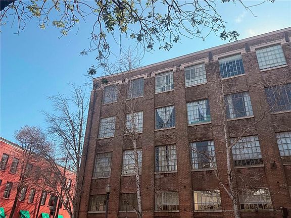2nd image of 402 Julia St APT 401