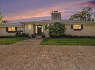 1760 Oneida Trl, Lake Orion, MI 48362