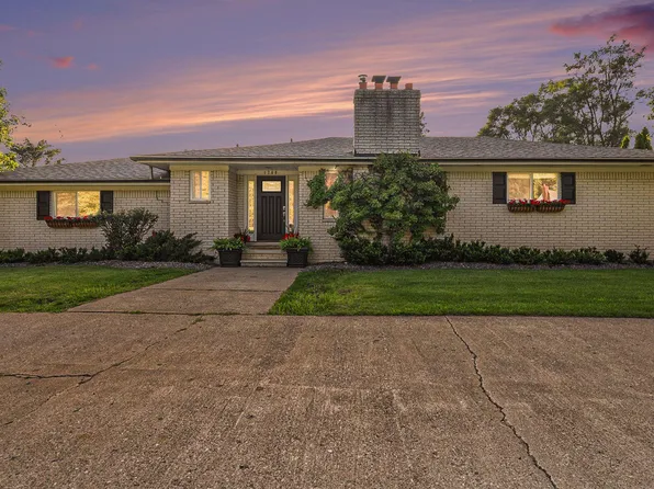 1760 Oneida Trl, Lake Orion, MI 48362