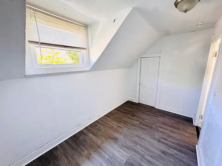 924 Ansel Rd — Photo 30