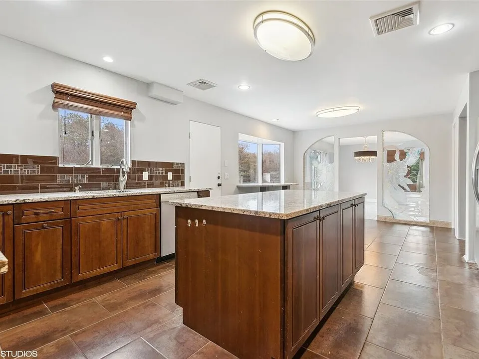 4 Box Tree Rd
