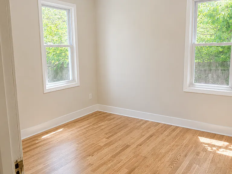 1016 Cleo St — Photo 10