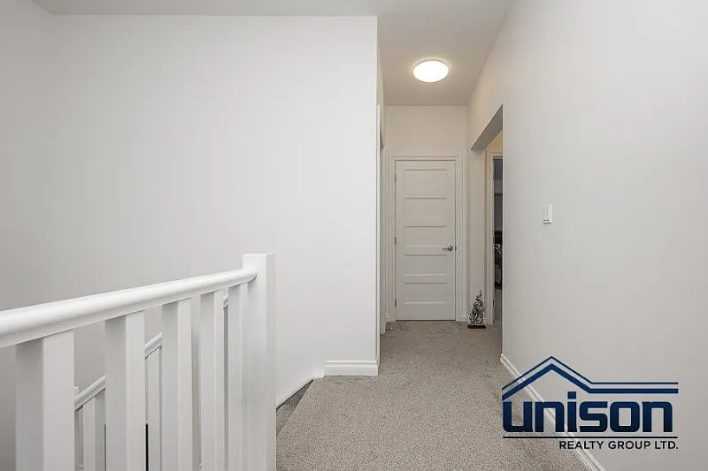 4 bed, 2300 sqft, $3,000 — Photo 2