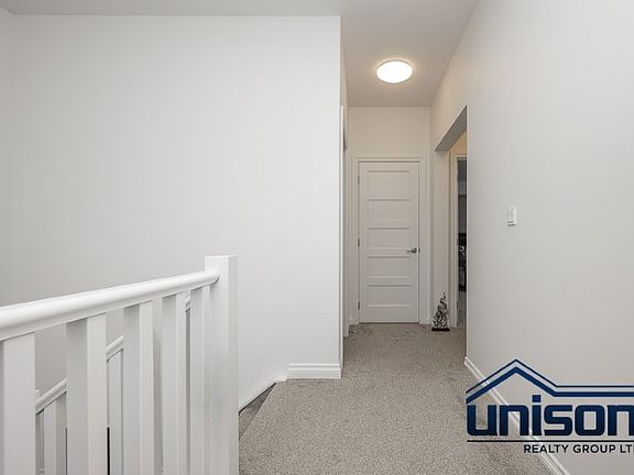 2nd image of 61 Willow Grn SW