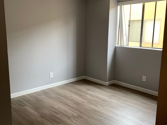 5th image of 1512 Amherst Ave #307
