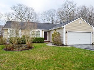 193 Deerfield Ridge Dr, Groton, CT 06355