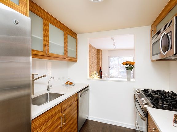 3rd image of 110 W 90th St APT 3L