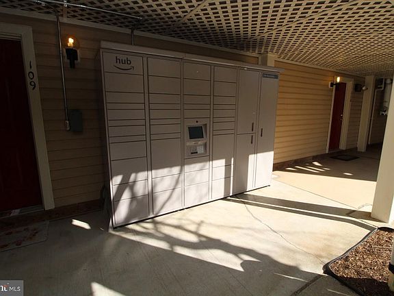 4th image of 244 S Reynolds St APT 402