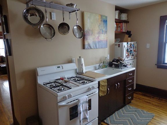 4th image of 1617 Blair Ave #1