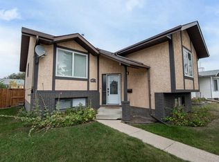 118 S Eversole Cres, Red Deer, AB T4R 2H8
