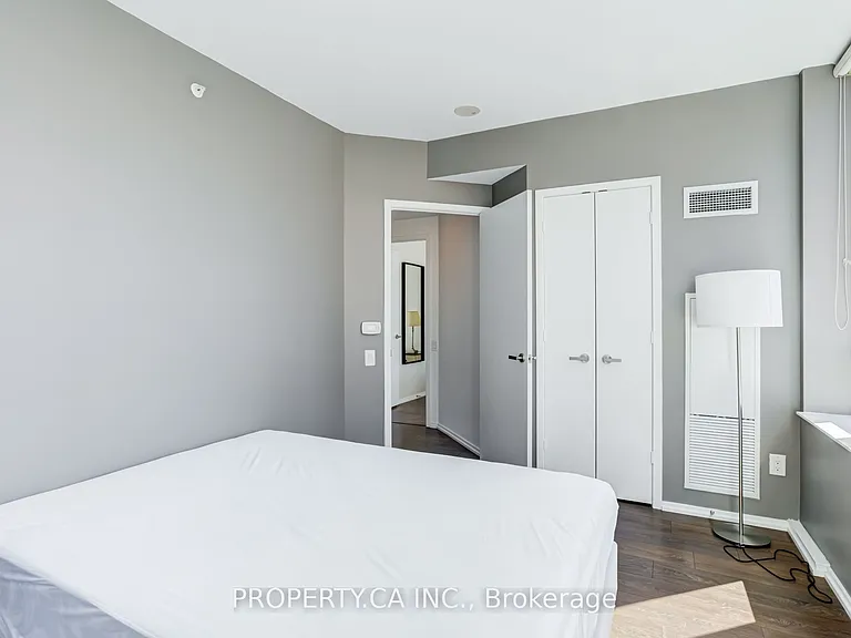 45 Charles St E #502 — Photo 27