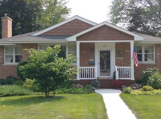 1030 E Liberty Dr, Wheaton, IL