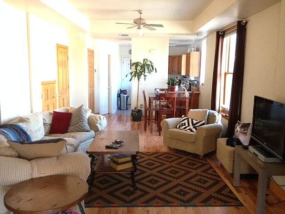 5th image of 1647 N Clarkson St APT 4